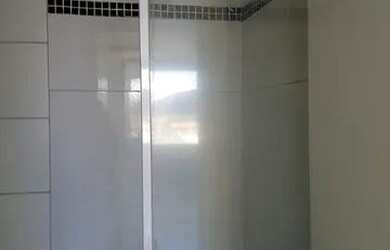 Imagem: A casa possui 2 Dormitórios, 2 Banheiros, 2 Vagas na garagem