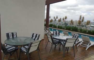 Imagem: O apartamento possui 1 Dormitório, 1 Banheiro, 1 Vaga na garagem