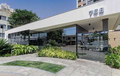 Imagem: O apartamento possui 1 Dormitório, 1 Banheiro, 2 Vagas na garagem