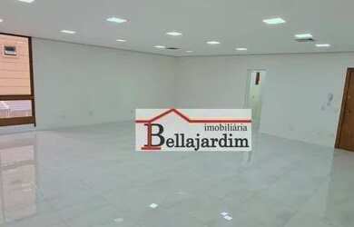 Imagem: O depósito possui 2 Vagas na garagem, 92m² de Área e está