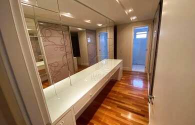 Imagem: O apartamento possui 5 Dormitórios, 5 Banheiros, 4 Vagas na