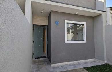 Imagem: A casa possui 2 Dormitórios, 1 Banheiro, 2 Vagas na garagem