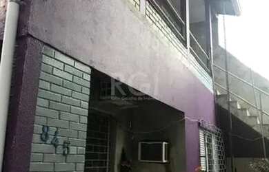 Imagem: A casa possui 5 Dormitórios, 5 Banheiros, 4 Vagas na garagem