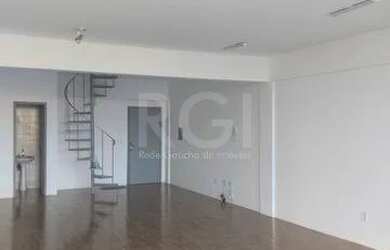 Imagem: O depósito possui 1 Vaga na garagem, 123m² de Área e está