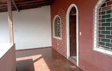 Imagem: A casa possui 2 Dormitórios, 1 Banheiro, 100m² de Área e