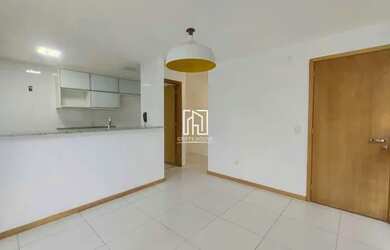 Imagem: A casa em condomínio possui 4 Dormitórios, 5 Banheiros, 2