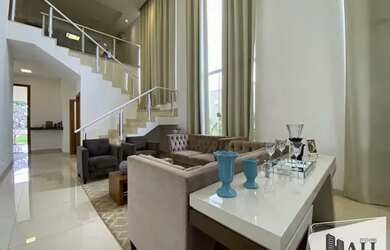 Imagem: A casa em condomínio possui 5 Dormitórios, 5 Banheiros, 4