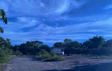 Imagem: O terreno possui 105.000m² de Área e está localizado em