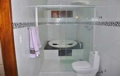 Imagem 2: Casa Residencial. Piscina, 300m² de Área, 2 Vagas na garageme4 Dormitórios