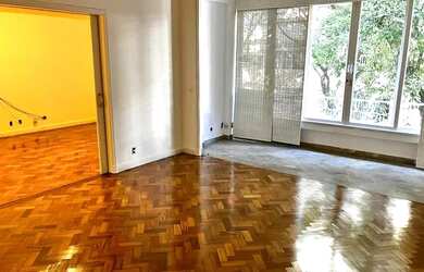 Imagem: O apartamento possui 3 Dormitórios, 2 Banheiros, 1 Vaga na