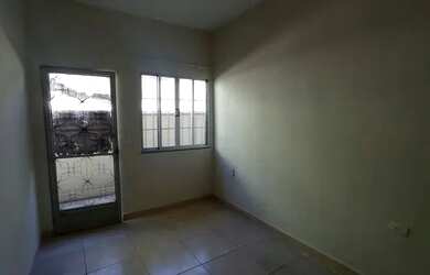 Imagem: A casa possui 1 Dormitório, 1 Banheiro, 50m² de Área e está