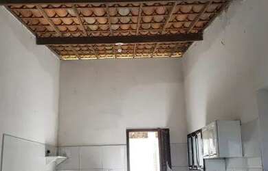 Imagem: A casa possui 2 Dormitórios, 1 Banheiro, Varanda e está localizado