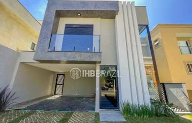 Imagem: A casa possui 3 Dormitórios, 4 Banheiros, 4 Vagas na garagem