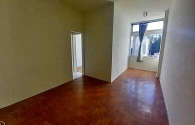 Imagem: O apartamento possui 1 Dormitório, 1 Banheiro e 48m² de Área