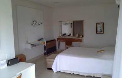 Imagem: A casa possui 3 Dormitórios, 3 Banheiros, 3 Vagas na garagem