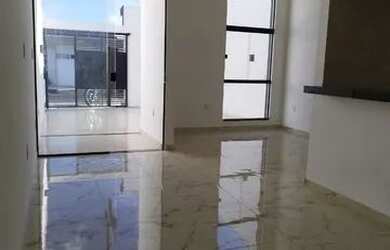 Imagem: A casa possui 3 Dormitórios, 2 Banheiros, 2 Vagas na garagem