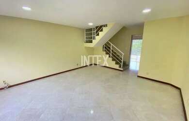 Imagem 2: Casa em Condomínio de Luxo para Locação em Niterói-RJ, Maravista