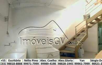 Imagem: A casa possui 3 Dormitórios, 1 Banheiro, 2 Vagas na garagem