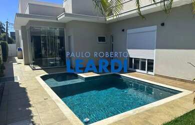 Imagem: A casa em condomínio possui 3 Dormitórios, 4 Banheiros, 4