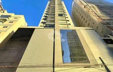 Imagem 2: Apartamento com 2 dormitórios sendo 1 suíte e 2 vagas de garagem em...