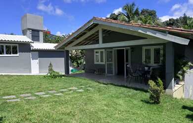 Imagem: A casa em condomínio possui 4 Dormitórios, 5 Banheiros, 2