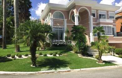 Imagem: A casa em condomínio possui 4 Dormitórios, 5 Banheiros, 3