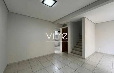 Imagem: A casa possui 3 Dormitórios, 2 Banheiros, 1 Vaga na garagem