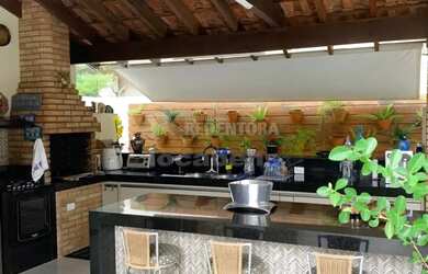 Imagem: A casa em condomínio possui 3 Dormitórios, 5 Banheiros, 2