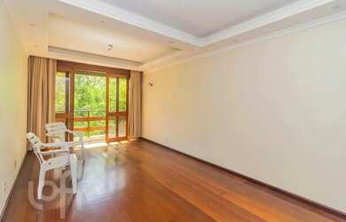 Imagem 10: Imóvel para venda tem 186 metros quadrados com 2 quartos em Petrópolis...