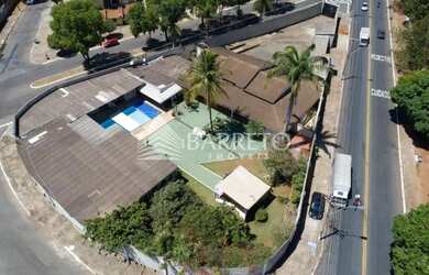 Imagem: O terreno possui 2.440m² de Área e está localizado em Jardim