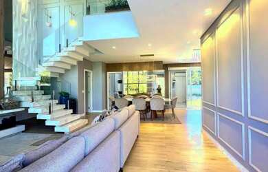 Imagem 2: Casa Alto Padrão à Venda em Cachoeira do Bom Jesus 5 Suítes, Piscina...