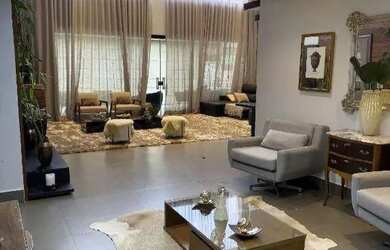 Imagem: A casa em condomínio possui 4 Dormitórios, 5 Banheiros, 4