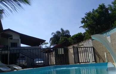 Imagem: O apartamento possui 1 Dormitório, Acomodam 5 pessoas e 1 Vaga