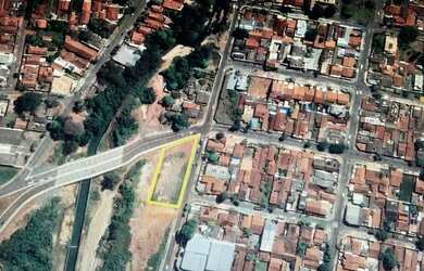 Imagem: O terreno à venda possui 6300m² de Área e está localizado