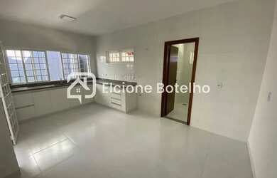 Imagem 4: Aluguel Casa BRASIL. Piscina, Churrasqueira, Varandae340m² de Área