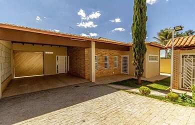 Imagem: A casa em condomínio possui 3 Dormitórios, 5 Banheiros, 4