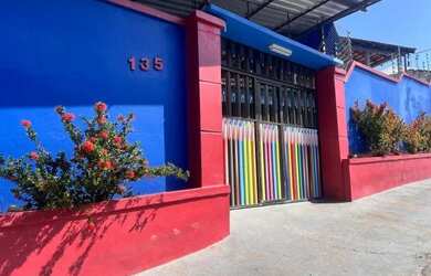 Imagem: O depósito possui 5 Vagas na garagem e 750m² de Área e está