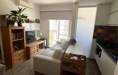 Imagem: O apartamento possui 2 Dormitórios, 1 Banheiro, 1 Vaga na garagem