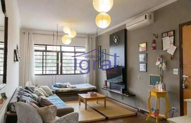 Imagem: A casa possui 3 Dormitórios, 3 Banheiros, 2 Vagas na garagem