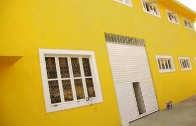 Imagem: O depósito possui 5 Vagas na garagem e 1310m² de Área e está