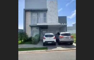 Imagem: A casa em condomínio possui 3 Dormitórios, 3 Banheiros, 2