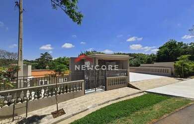 Imagem: A casa em condomínio possui 4 Dormitórios, 5 Banheiros, 4