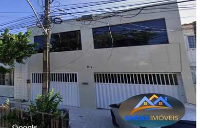 Imagem: A casa possui 4 Dormitórios, 2 Banheiros, 2 Vagas na garagem