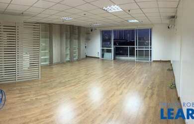 Imagem: O depósito possui 61m² de Área e está localizado em Vila