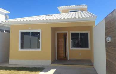 Imagem: A casa possui 2 Dormitórios, 3 Banheiros, 2 Vagas na garagem