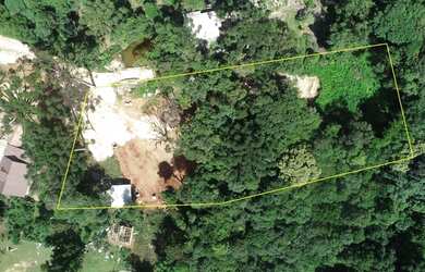 Imagem: O terreno possui 3.700m² de Área e está localizado em Mato