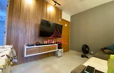 Imagem: O apartamento possui 2 Dormitórios, 1 Banheiro, 1 Vaga na garagem