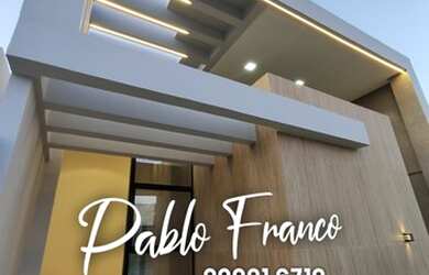 Imagem: A casa possui 3 Dormitórios, 2 Banheiros, 2 Vagas na garagem