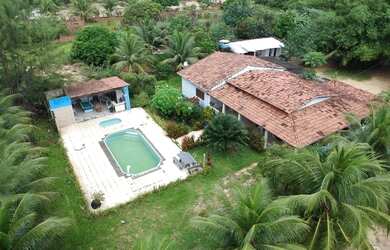 Imagem: A chácara possui 6000m² de Área e Piscina e está localizado