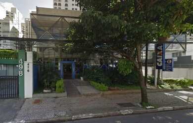 Imagem: O depósito possui 5 Vagas na garagem, 211m² de Área e está